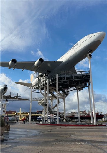 ✈️ Außen riesig. Innen beeindruckend. Über den Flügel laufen, ins Cockpit schauen – unsere 747 im Technik Museum Speyer ist ein echtes Erlebnis. Und natürlich ganz normal geöffnet. 💜 #TechnikMuseen_SinsheimSpeyer #fürfansvonfans #boeing