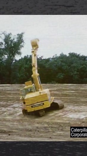 The Caterpillar 225 Excavator (Old Classic Machine) #caterpillar #caterpillarequipment #excavator #vintagemachine #bigmachines