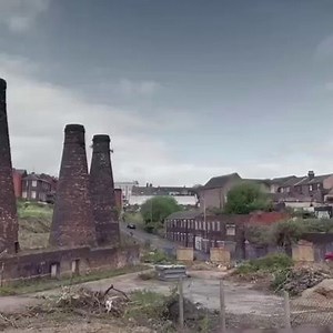 Marrying someone from the Potteries means you'll be greeted with a 'good morning, duck' and treated to oatcakes - served on Staffordshire pottery - for breakfast. 😍 | Stoke-on-Trent Live