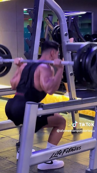 Couples Fitness Motivation in the Gym