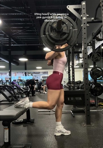 first and last time I’m wearing this type of shoe for these (threw off my form)😅 wearing @DFYNE berry dynamic shorts & light rose pink halter top, code TAKARA🫶