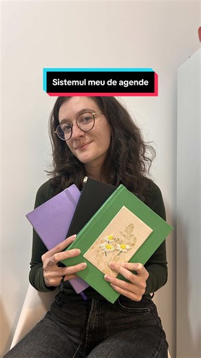 M-am gândit să vă arăt cum folosesc eu agendele să mă organizez ✨ Sper să fie de folos 🦊 #fy #planning #notebook