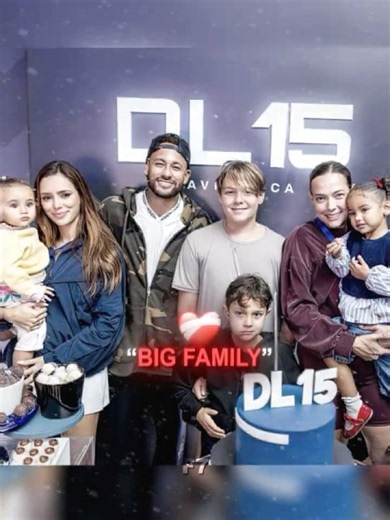 Neymar & His Big Family..❤️‍🩹🥰