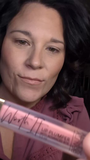 💋 Worth it? Absolutely. This game-changing gloss delivers instant volume and a cooling, soothing feel that keeps your lips plump, youthful, and fabulous. With its cutting-edge formula, you’ll see (and feel) fuller lips in minutes because your lips deserve the best, and so do you. 6 different shades 💋 LINK in comments #WorthItLipPlumper #PlumpLips #GlossGoals #InstantVolume #CleanBeauty | Molly K