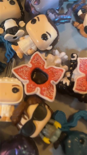 Vivi Almeida🧇🩸🚲🔦 (@vivi.almeida.2015)’s videos with Upside Down - Diana Ross