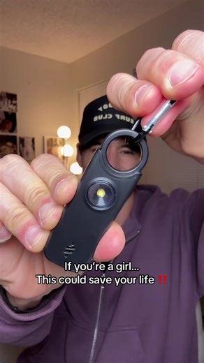 There’s a lot of crazy people out there, this little emergency alarm keychain could be the difference between life and death. Be safe out there. #tiktokshopholidayhaul #tiktokshopcreatorpicks #alarm #safetytips