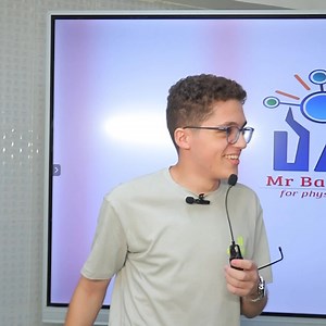 150K views · 1.8K reactions | لسة مكملين قصص نجاحات أولادي المتفوقين في الثانوية العامة懶 مع الدكتور أحمد طارق خليفة حاصلة على مجموع % 94.1 و درجة الفيزياء 60 / 58 كلية طب عين شمس.. 磊 شوف الفيديو وعيش معانا التجربة 朗 | Mr. Mohammed El Banna for Physics | Facebook