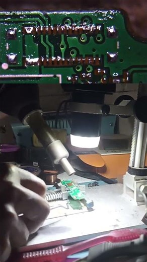 "How to remove a flexible connector on a phone" 😊 #mobilephonerepair #solderingskills