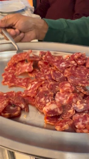 Tasting Tradition in Abruzzo 🇮🇹🍷 We fell in love with the food of Abruzzo — simple, honest, and bursting with flavor. From the mountains to the coast, every meal tells a story. We shared plates of arrosticini (grilled lamb skewers) fresh off the fire, the best gnocchi that melts in your mouth, antipasti, savored cheese and wine that make you want to keep living to enjoy it! Sharing this meal together felt like I am part of an old Italian family tradition — cozy, comforting, and unforgettable.