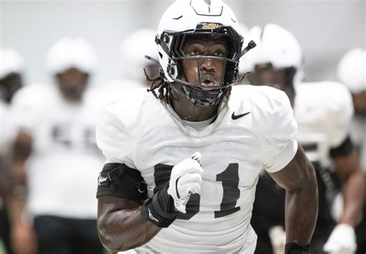 UCF edge rushers Nyjalik Kelly, Malachi Lawrence earn NFL Scouting Combine invites
