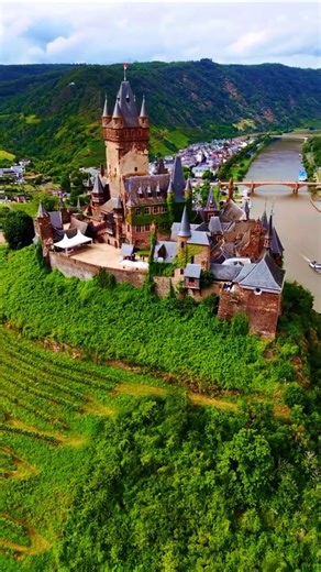 Reichsburg Cochem 🇩🇪 | This Fairytale Castle Looks Unreal 😍