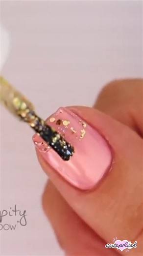 Gold Glitter Gradient Nail Art #nailart | cutepolish