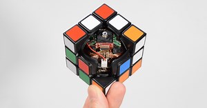 this self-solving rubik's cube is powered by a custom 3D-printed robotic core