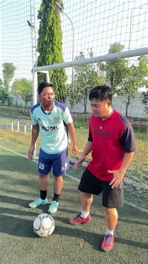 The coach is so dedicated! #funny #humor #justlaugh #funnyhumor