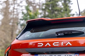 Dacia Hybrid 4x4 (2026). Nouvelle version 4x4 GPL boîte auto pour les Duster et Bigster