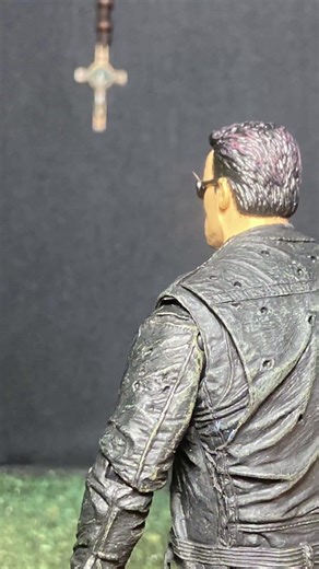 Arrepentido y Redimido: Un Vistazo a Predators y Dinosaurios