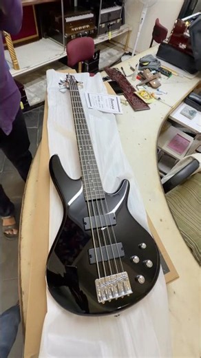 Ibanez GSR205 SR Gio Series5-String bass