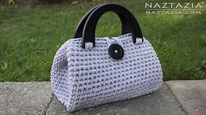 Learn how to crochet a Casual Friday Handbag. | Naztazia