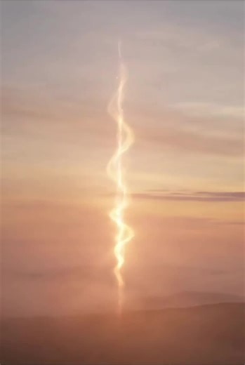 Morning Prayer 🙏 Prayer for supernatural favor and open doors today. God is surrounding you with favor like a shield! Type AMEN if you receive it. #PrayerTok #MorningPrayer #Day20 #DivineFavor #OpenDoors