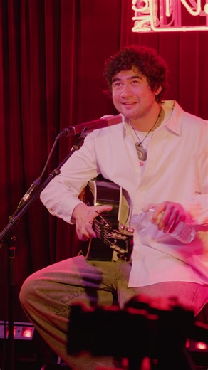 Calum Hood Confesses Love for ‘Heartbreak Girl’ Live