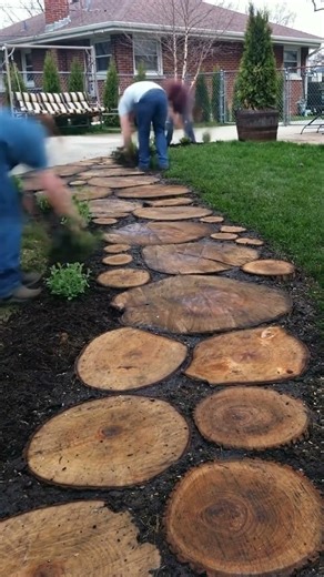 Rustic Wooden Slice Pathway Design #landscape #renovation