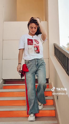 4 Stunning Poses for Perfect Photos