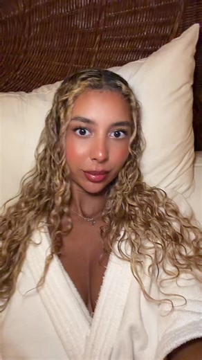 Videos de Cleo Costa (@cleo.costa.x) con “Strut - Ayanna Ife & Zeddy Will & Jenn Carter”