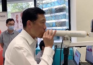 This is a breathalyser test for COVID-19. It is being developed by an NUS start-up, aptly named “breathonix”. The test works by detecting Volatile Organic Compounds (VOCs) present in a person’s exhaled breath. Test results are delivered in less than 60 seconds. Testing is key to reopening economies. Scientists and researchers all over the world are racing against time. Airports, especially, will find such speedy test means to be useful as they embark on reopening international borders. Glad I wa