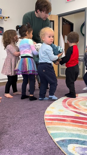 Teamwork becomes second nature in Kindermusik class! Through music, movement, and play, little ones learn how to listen, share, and work together. 🎶🤝 #dutchesscounty #hopewelljunction #hudsonvalley #kindermusik #eastfishkill #hudsonvalleymusic #musicforkids | The Harmony Garden Music Center Inc