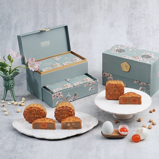 The early bird catches the best mooncake deals! 🥮 Be enchanted by Peach Blossoms at PARKROYAL COLLECTION Marina Bay, Singapore's tantalising showcase of traditional mooncakes at https://panpacific.co/mooncake. 📍: PARKROYAL COLLECTION Marina Bay, Singapore | PARKROYAL COLLECTION