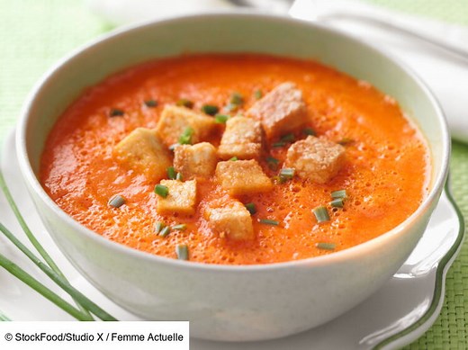 Velouté de poivrons facile : Découvrez toutes les recettes de Femme Actuelle