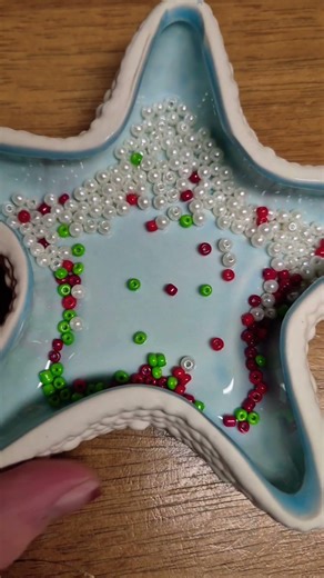 Making a Keychain 🥰 #share #diyjewelry #diykeychain #smallbusiness