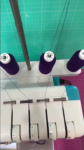 Con los hilos de @mettler_thread usar la overlock es una maravilla ✨