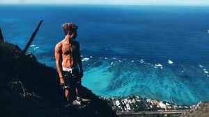 Ben Azelart on Instagram: "🌴WELCOME TO MY WORLD🌴 created by @jkiehnle check him out🙌🏼 he's the most talented videographer I know!"