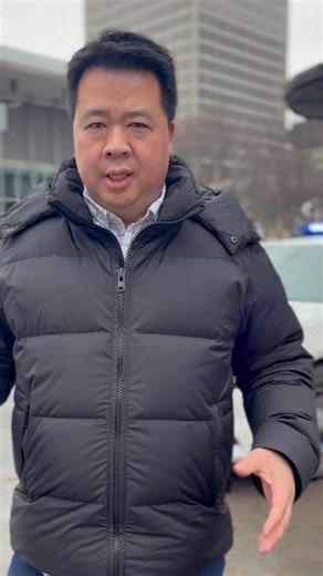 Secteur Berri-UQAM fermé en raison d’une intervention majeure du Service de police de la Ville de Montréal - SPVM pour un individu armé de couteaux à 7h45. Images vidéo: Simon Côté-Lapointe, témoin de l’intervention policière du SPVM. | Pascal Robidas