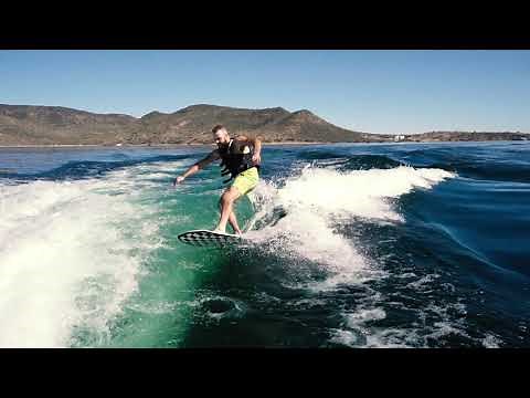 Pontoon life in the front wake surfing & wakeboarding in the back! | 2021 Montara Surf Boss 2.0