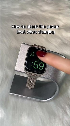 How to know the battery level when Apple Watch is charging🧐⌚️✅ #applewatchtips #applewatchhacks