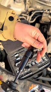 Drill bit kits are perfect for confined spaces #tiktokholidayhaul #drill #foryou #sparky #electrician #electricaltools #tool | Electrician Julie