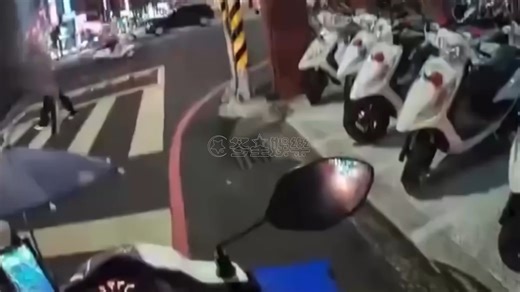 冬星娛樂 Dong Xin on Instagram: "斑馬線揮刀還追到警局！ 台南隨機砍人3傷 值班台前濺血 https://wp.me/pcvPW8-p0f LINE爆料澄清: https://lin.ee/4j9k8oo LINE ID:@uqz1015z Telegram爆料澄清: https://t.me/DX666D Telegram ID:@DX666DX"