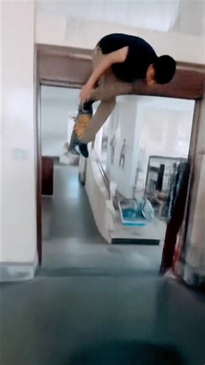 ​#SkatingInRoom #IndoorSkating #RoomSkate #SkateLife #RollerSkating #Inlines #SkateFlow #HomeSkating