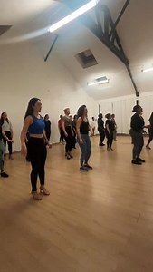 LA SAMBA A LILLE C’EST AVEC @wakawaka_dance_academy Cours de samba tous les lundis -18h30-20h  134 rue des postes - lille cours niv débutant  ouvert à tous.tes - en mixte de genre  viens tester et repars le cœur en fête  évents , sorties culturelles , voyages , spectacles … | Wakawaka Dance Academy | Facebook