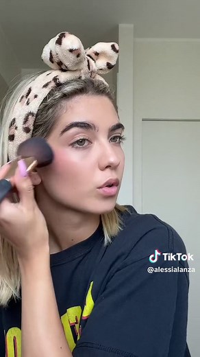 Prepariamoci Insieme ☀️☀️: Alessia Lanza Hot Nuda su TikToker - GRWM