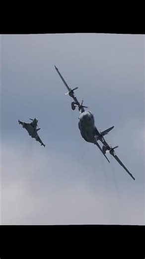 Atlas vs Typhoon FIGHTER Jets in INSANE Formation Flight