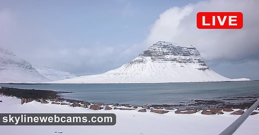Live Cam Kirkjufell Mountain - Grundarfjörður | SkylineWebcams