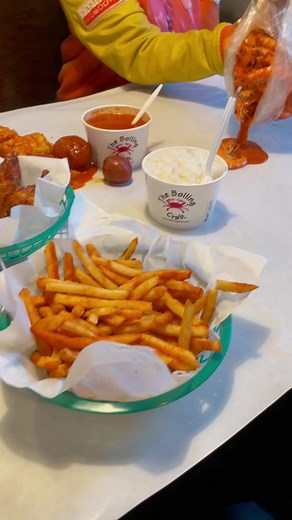 Seafood Boil: Table vs Bag - What's Your Preference?