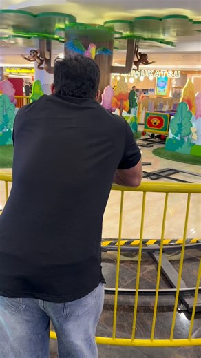 Lowongan kerja⁉️⁉️⁉️ 📌 Editor @garudafightchampionship Syarat 📌Attitude bagus, kerja profesional, etos kerja, kreatif, imajinasi liar , memahami combat sport 📌Pengalaman dan Menguasai editing software ( premiere adobe, capcut, after effect dll ) 📌Punya amunisi sendiri seperti Laptop sendiri atau PC dan punya Iphone atau android resolusi tggi Dah lah gass kan ke email —> gfcstorage.1@gmail.com #combatsports #garudafightchampionship | Laurend Lee Hutagalung