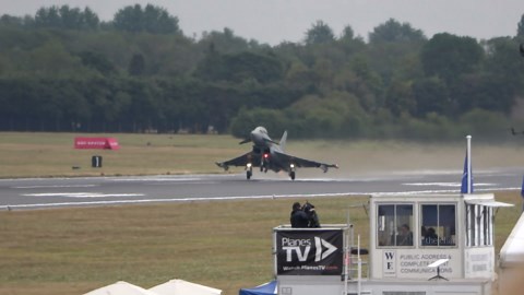 Aggressive Eurofighter Typhoon display wows RIAT 2025 crowd
