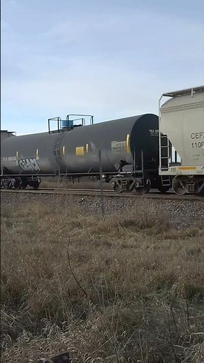 Northbound Union Pacific train with UP 7428 on the Spine Line