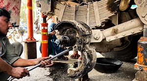 Breaking Down the Rear Axle Repair Process for Trucks