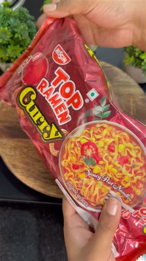 Nissin Top Ramen Curry Noodles 🍜 | Easy Recipe #shorts